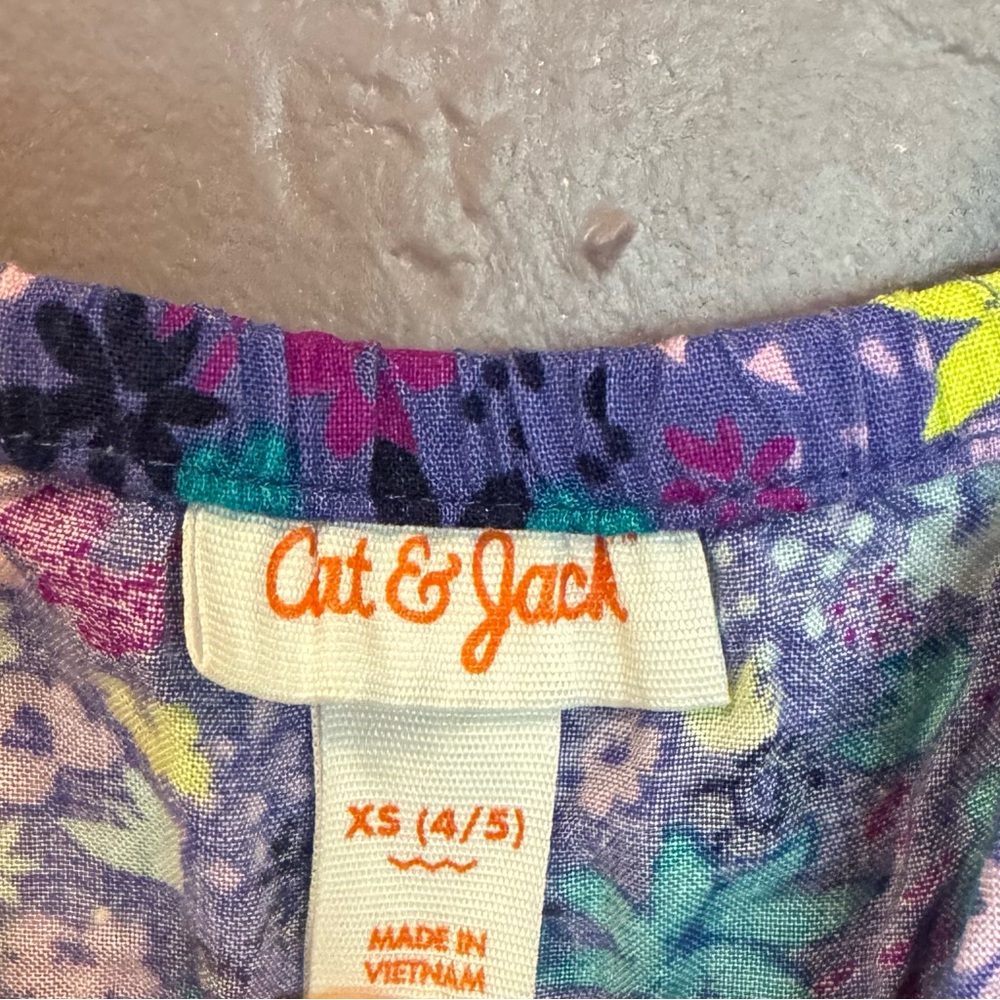 Cat & Jack Floral Romper - 4/5 - Picture 3 of 3